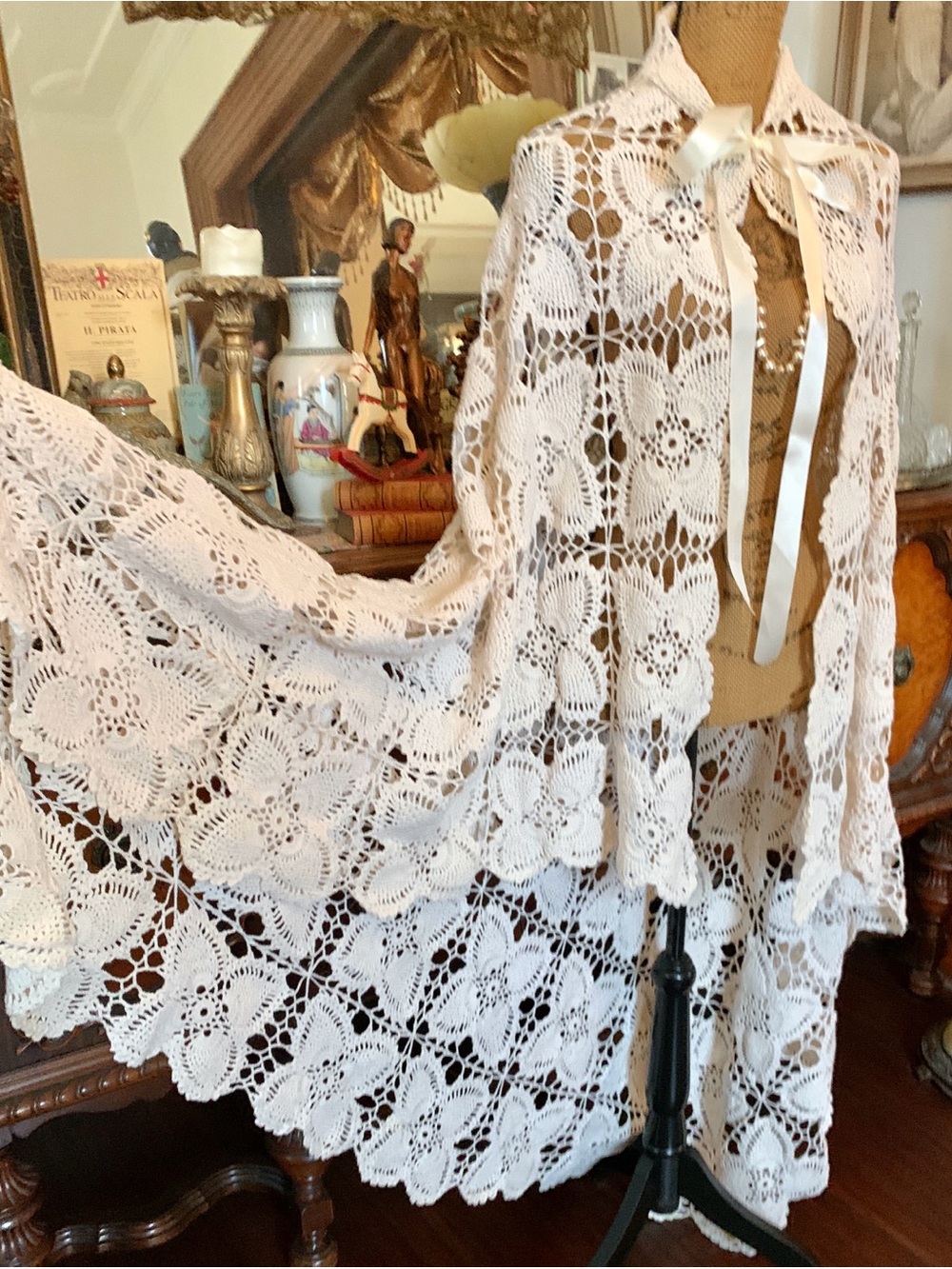 Vintage EPIC Royal Bridal Wedding Victorian-inspired Ivory Crochet Shawl Cape